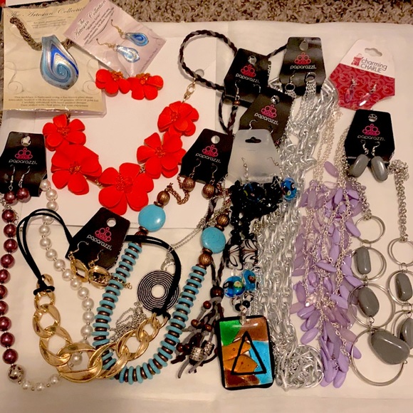 11 SETS Necklaces & Earrings Resell Gifts